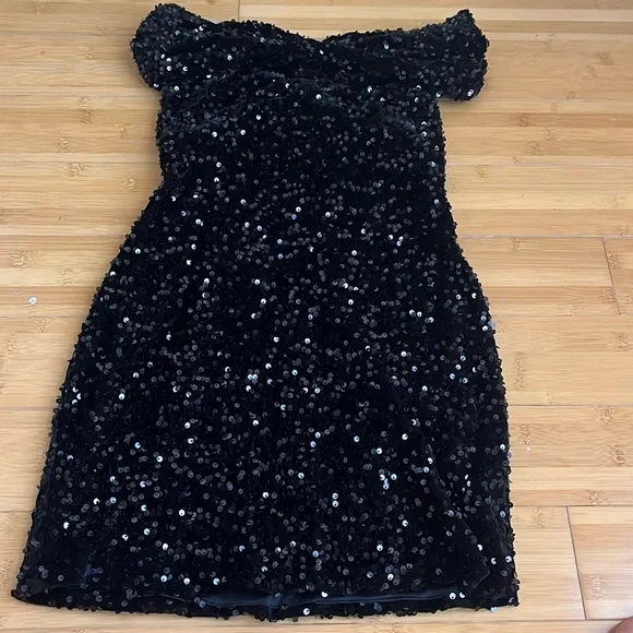 open lace back dress The Zara dress black – Leyna Dresses main image 1